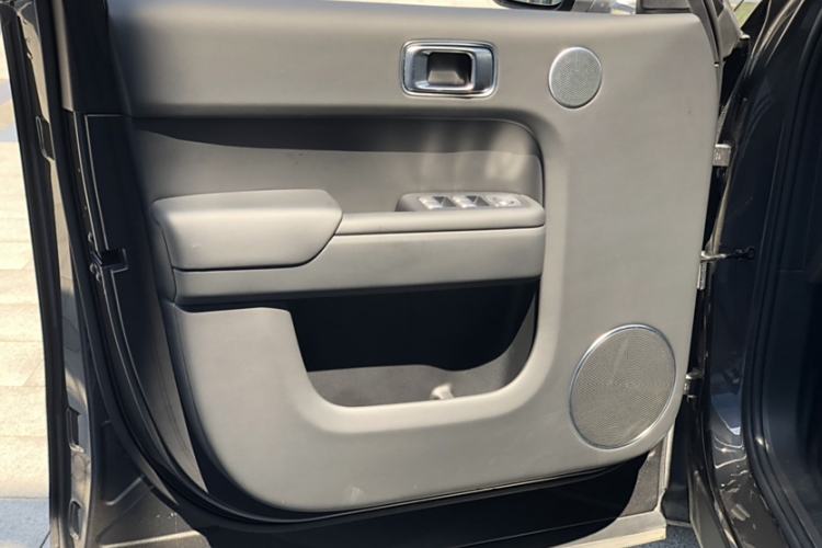 Used Li Auto L8 2023 Pro Model
