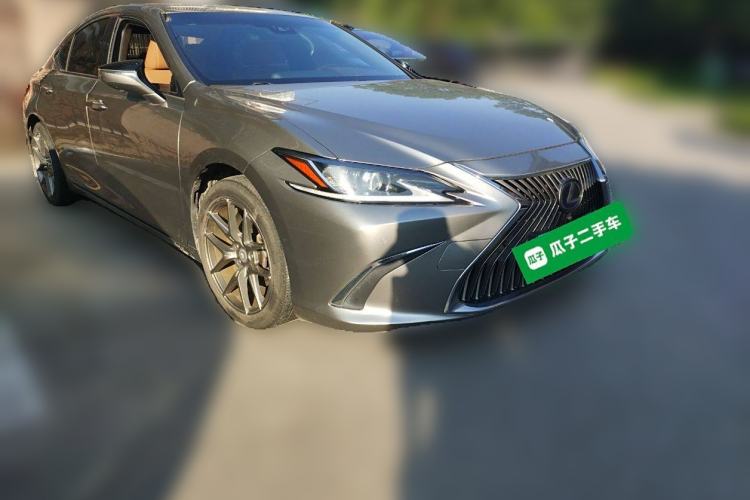 Used Lexus ES 2018 300h Premier Edition China VI Standard
