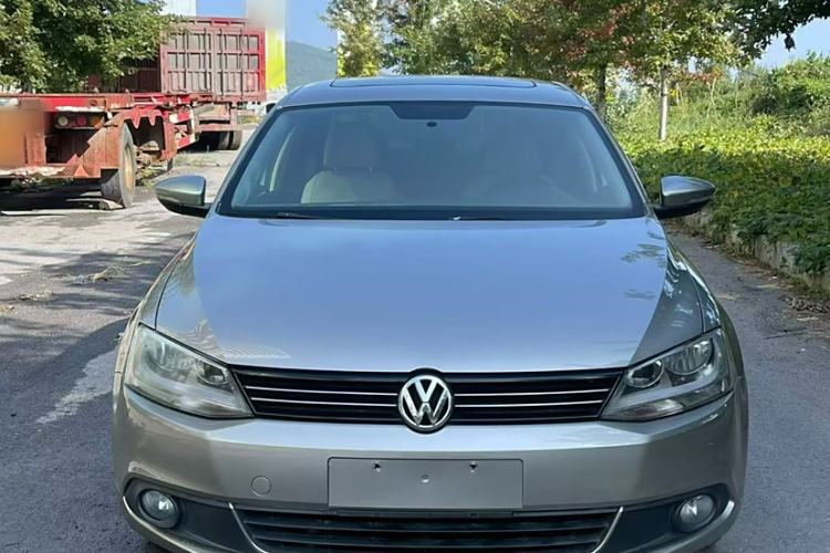 Used Volkswagen Sagitar 2014 1.6L Manual Comfort Model
