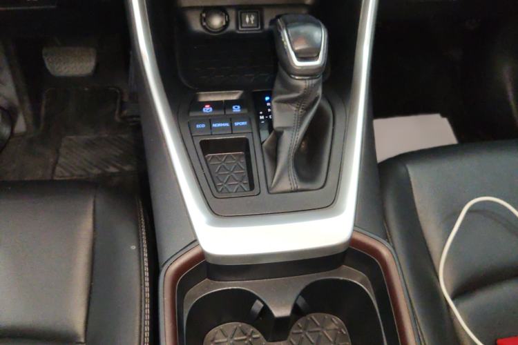 Used Toyota RAV4 2021 2.0L CVT Two-Wheel Drive Fashion PLUS Edition
