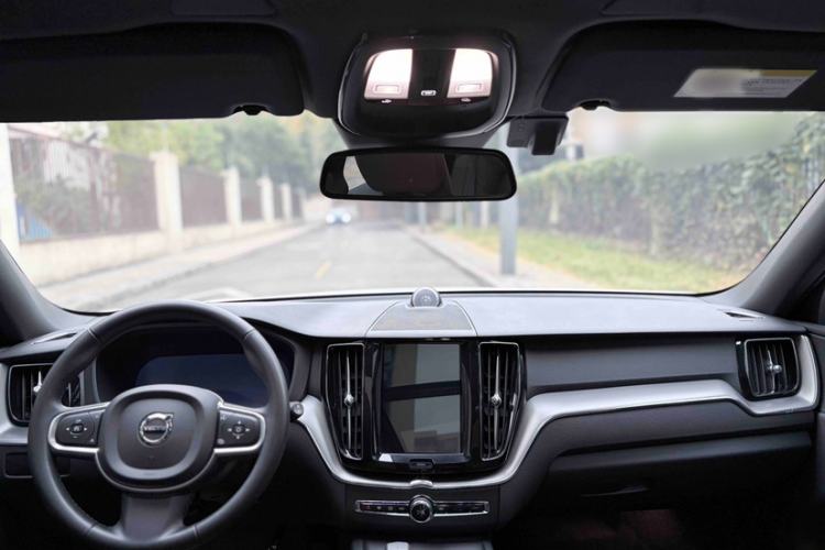 Used Volvo XC60 2025 B5 4x4 Smart Luxury Edition