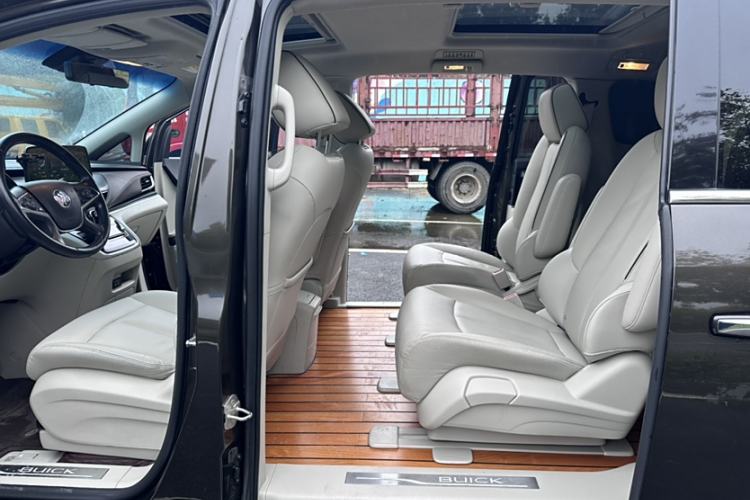 Used Buick GL8 2021 Land Cruiser Executive 652T Premium Model
