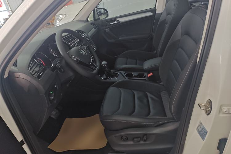 Used Volkswagen Tiguan L 2019 330TSI Automatic Two-Wheel Drive Smart Luxury Version China V Emission Standard
