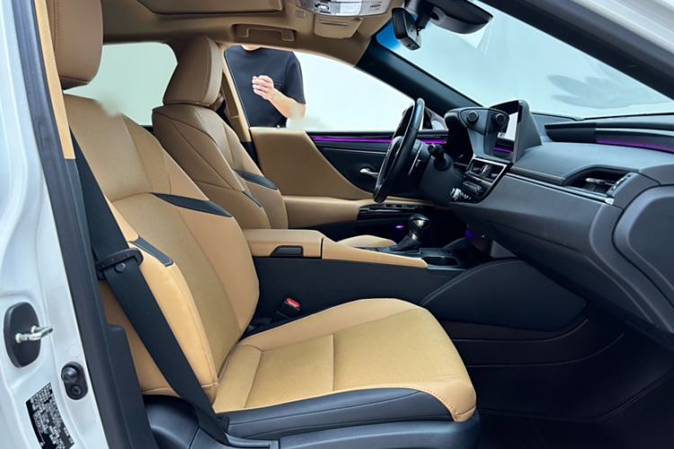 Used Lexus ES 2022 200 Excellence Edition
