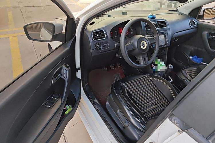 Used Volkswagen Polo 2013 1.6L Manual Comfort Edition
