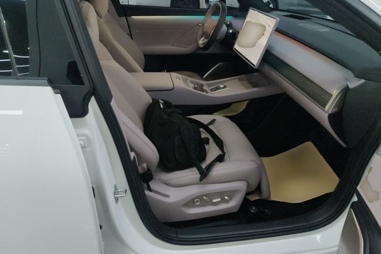 Used ONVO L60 2024 60 kWh Rear-Drive Version
