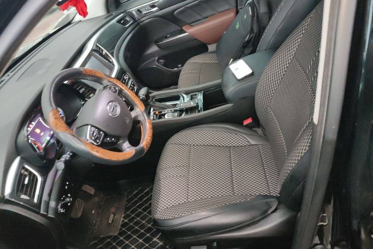 Used GAC Trumpchi GS7 2017 280T Two-Wheel Drive Luxury Model
