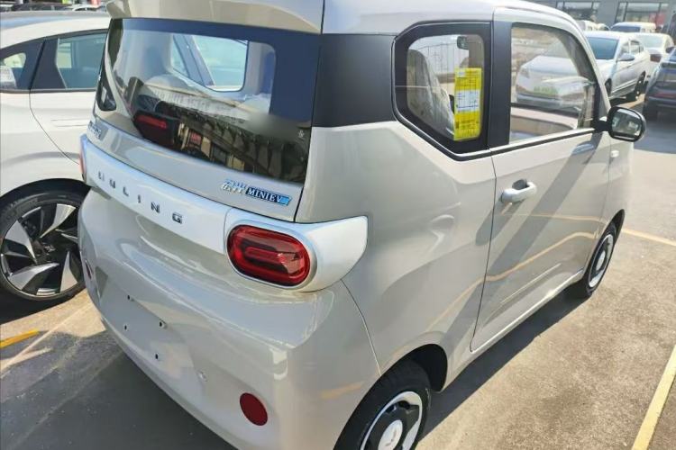 Used Wuling Hongguang MINIEV 2024 3rd Generation 215km Youth Edition