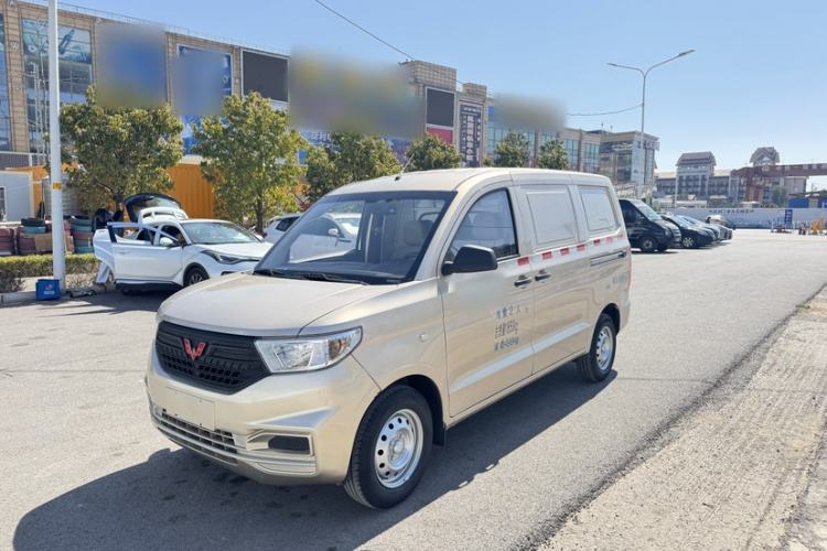 Used Wuling Hongguang V 2019 1.5L Jingqu Edition Sealed-Window Vehicle China VI LAR
