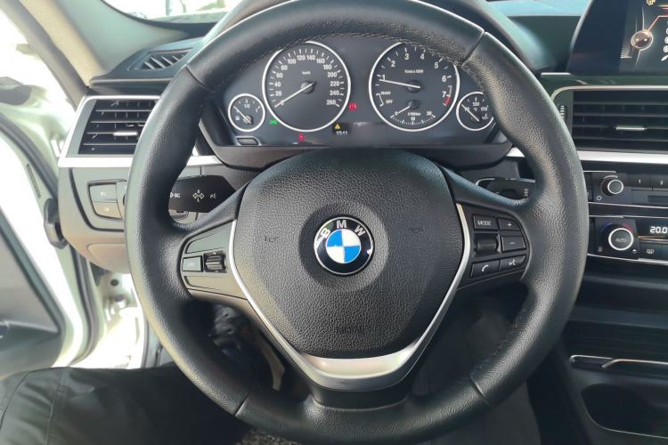 Used BMW 3 Series 2016 320i Fashion Model
