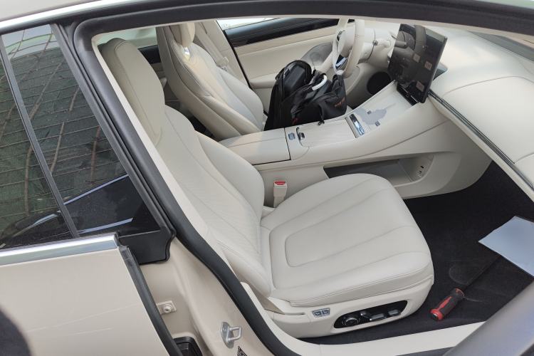 Used Hima Luxeed S7 2025 855 km Max
