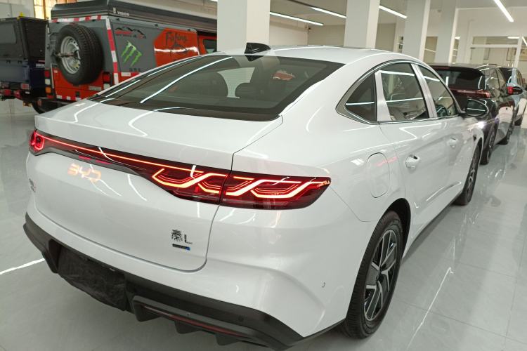 Used BYD Qin L 2025 DM-i Smart Drive 120KM Superior Model
