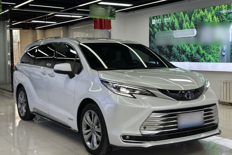 Used Toyota Sienna 2021 2.5L Hybrid Platinum Edition