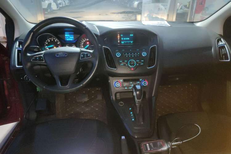 Used Ford Focus 2015 Hatchback 1.6L Automatic Fashion Edition
