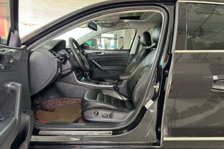 Used Volkswagen Passat 2017 330TSI DSG Luxury Edition
