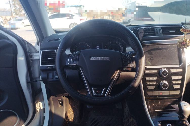 Used Haval H2 2017 Red-Label 1.5T Manual Two-Wheel Drive Comfort Model
