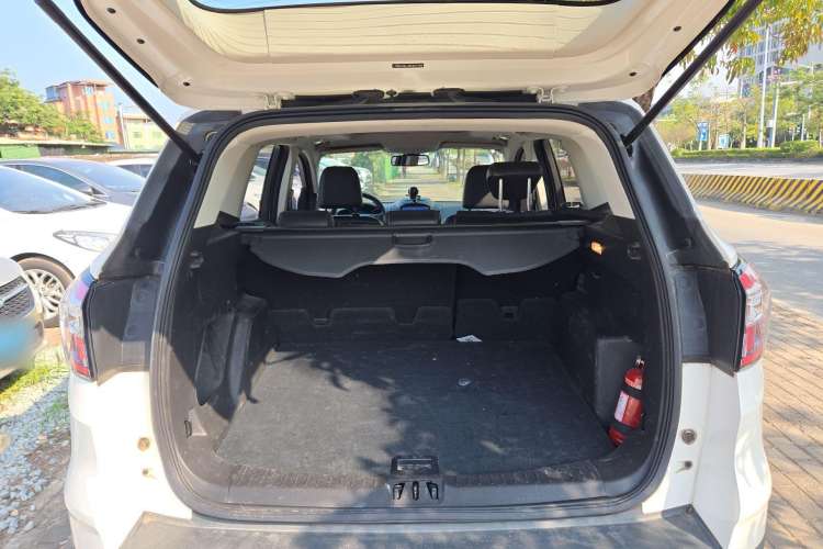 Used Ford Kuga 2017 EcoBoost 180 Two-Wheel-Drive Tiger Leap Model
