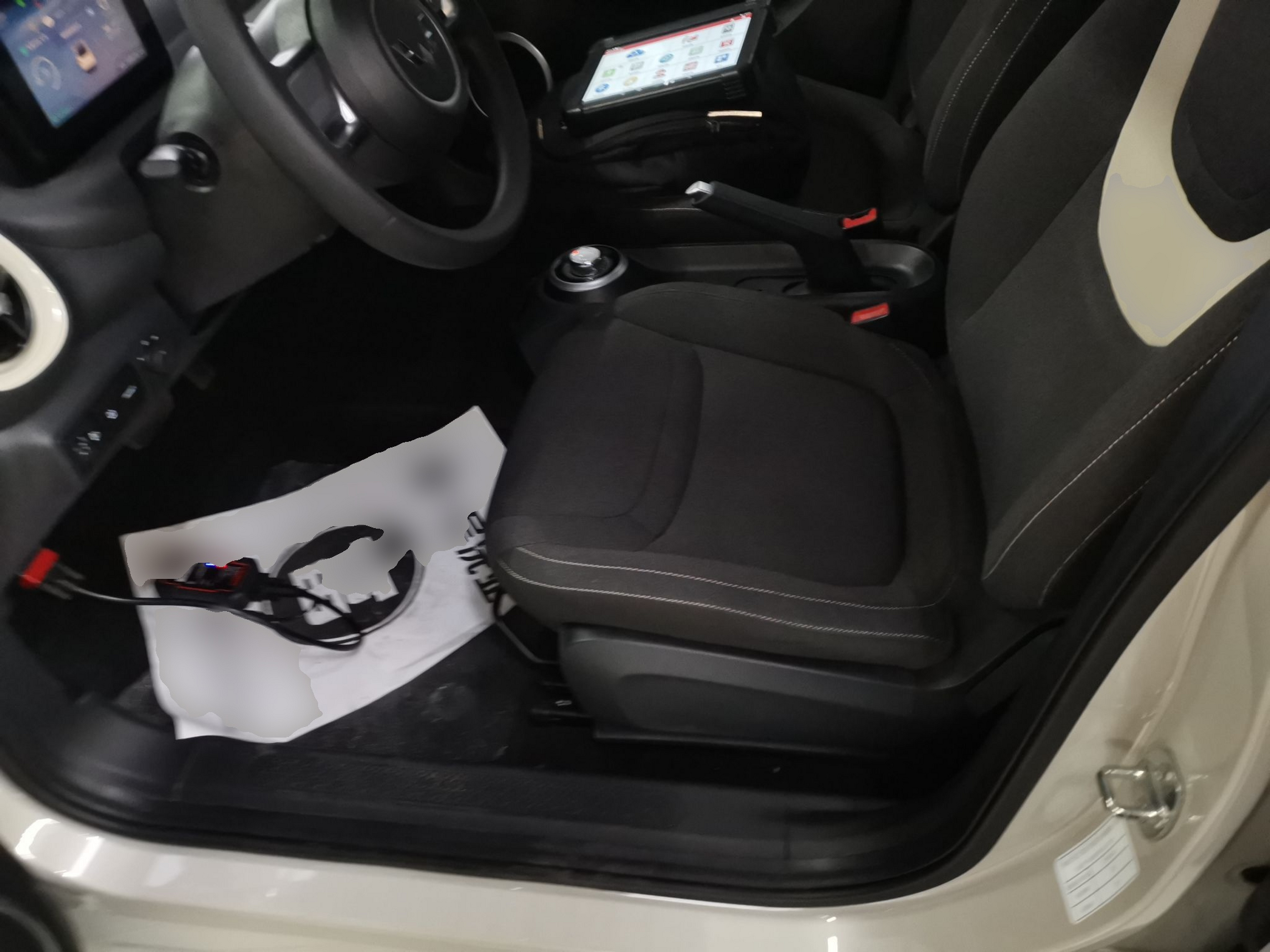 Переднее сиденье в автомобиле