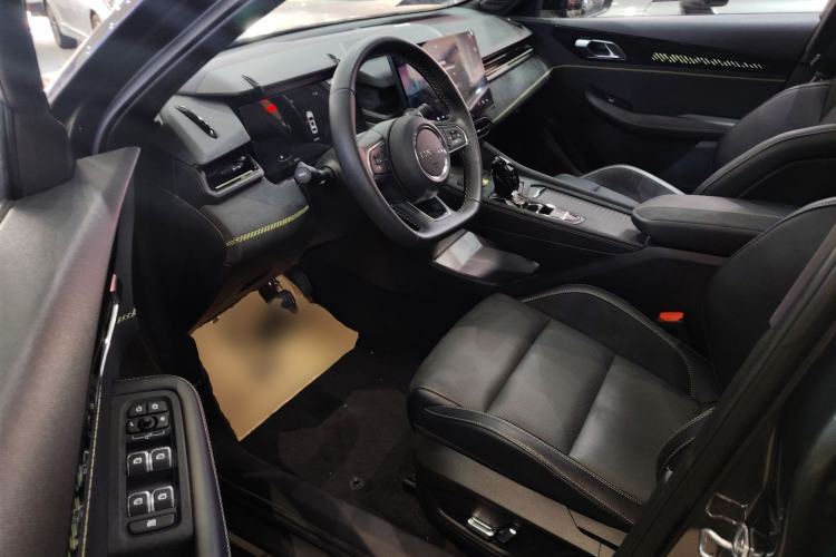 Used Lynk & Co 03 2023 1.5TD DCT JingPro
