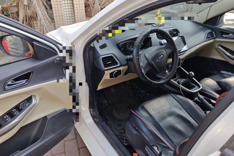 Used Ford Escort 2015 1.5L Manual Comfort Model
