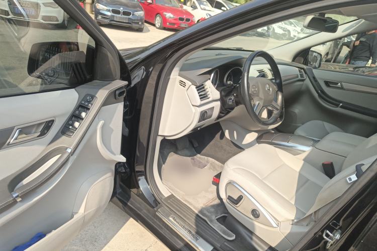 Used Mercedes-Benz R-Class 2011 R 300 L Business Model