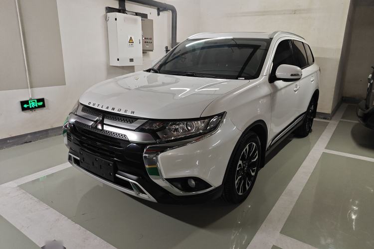 Used Mitsubishi Outlander 2019 2.0L Two-Wheel Drive Comfort Edition 5 Seats China V Standard