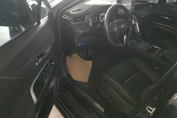 Used Toyota Harrier 2022 2.0L CVT Two-Wheel Drive Luxury Edition