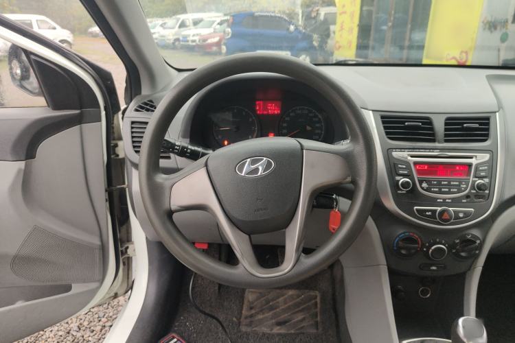 Used Hyundai Verna 2016 1.4L Manual Smart GLS Trim

