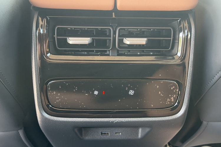 Used Chery Tiggo 8 L 2024 2.0T Two-Wheel Drive Prestige Version 5 Seats