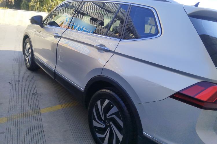 Used Volkswagen Tiguan L 2022 330TSI Automatic Two-Wheel Drive Smart Edition
