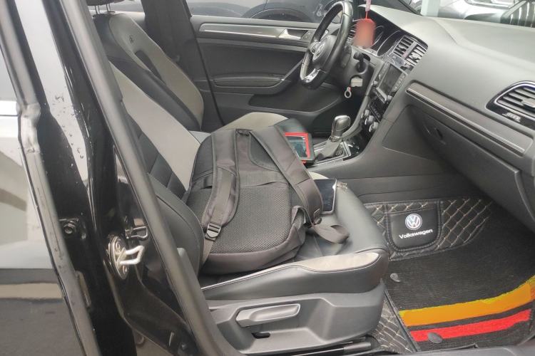 Used Volkswagen Golf 2016 1.4TSI Automatic R-Line
