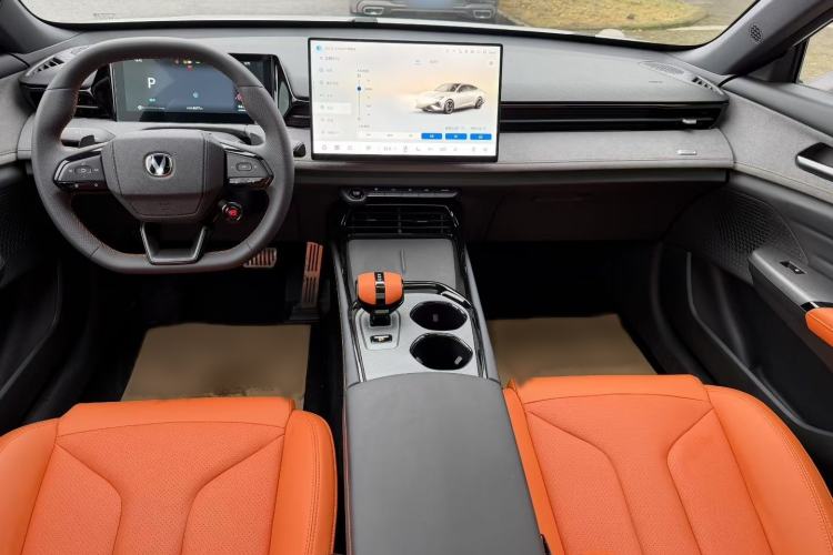 Used Changan UNI-V 2025 Model Third-Generation 2.0T Dynamic Edition