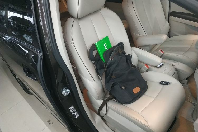 Used Buick GL8 2021 Land Cruiser Executive Class 652T Luxury Model
