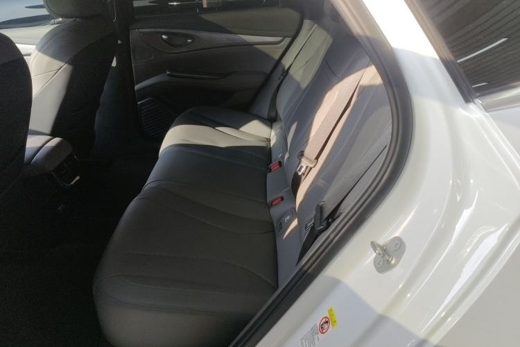 Used BYD Seal 2024 HONOR Edition DM-i 1.5L 121km Luxury Model
