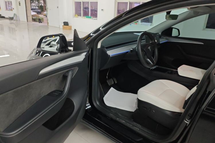 Used Tesla Model Y 2023 Long-Range All-Wheel-Drive Version