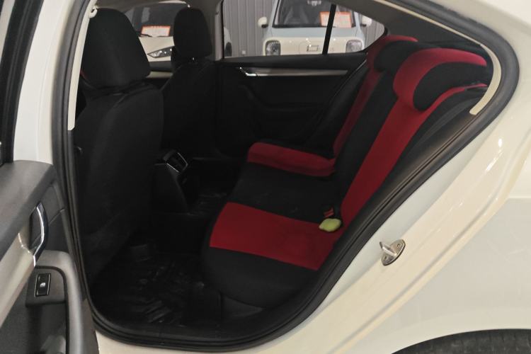 Used Skoda Octavia 2018 1.6L Automatic Comfort Edition
