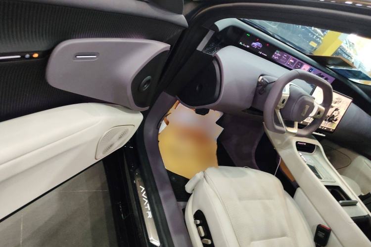 Used  12 2024 700 Three-Laser Rear-Wheel Drive Luxury Edition
