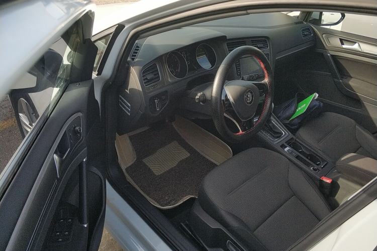 Used Volkswagen Golf 2015 1.4TSI Automatic Comfort Model
