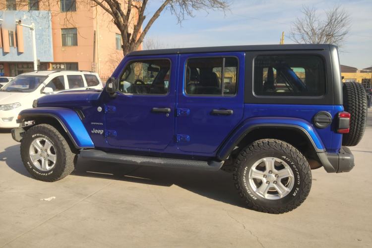 Used  Wrangler 2019 2.0T Sahara Four-Door Version China VI Emission Standard
