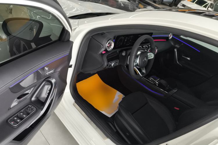 Used Mercedes-Benz A-Class 2022 Revised Version A 200 L Sport Sedan Fashionable Style
