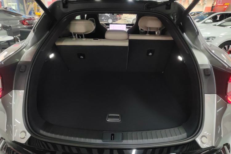 Used  YU7 2025 Ultra-Long Range All-Wheel Drive Pro Version
