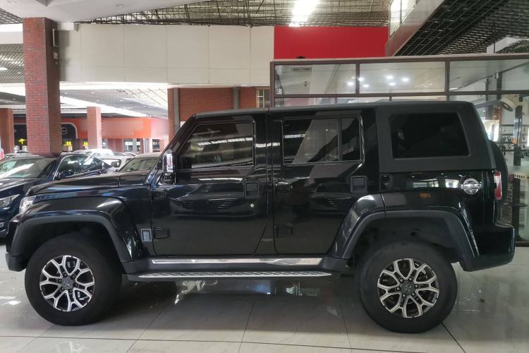 Used Beijing Auto BJ40 2019 2.3T Automatic Four-Wheel Drive Urban Hunter Edition Premium Model China VI Emission Standard
