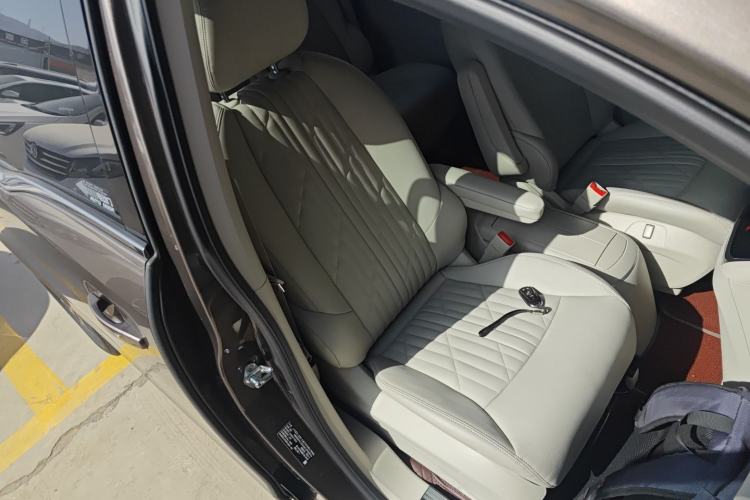 Used Buick GL8 2023 Land Executive Class Smart Enjoyment Model
