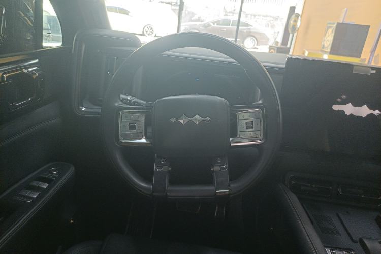 Used  Leopard 5 2023 Explore Edition
