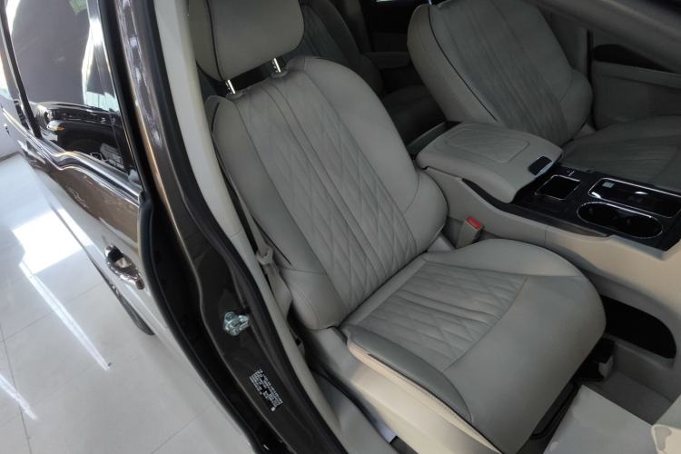 Used Buick GL8 2023 Land Executive Class 652T Luxury Model
