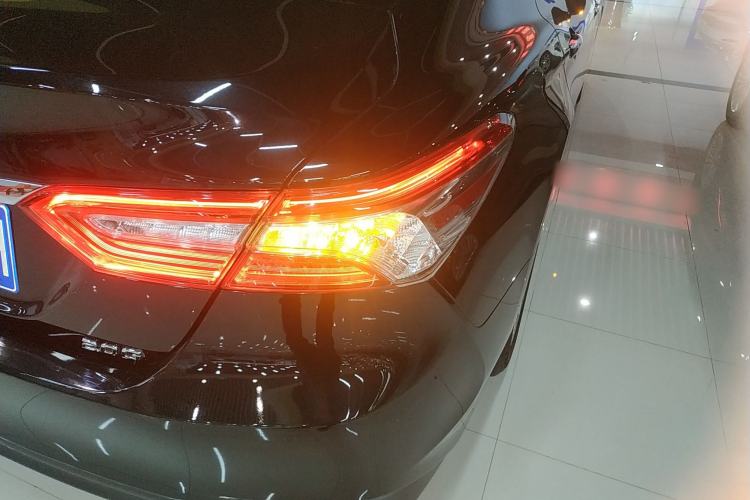 Used Toyota Camry 2021 2.0G Luxury Edition
