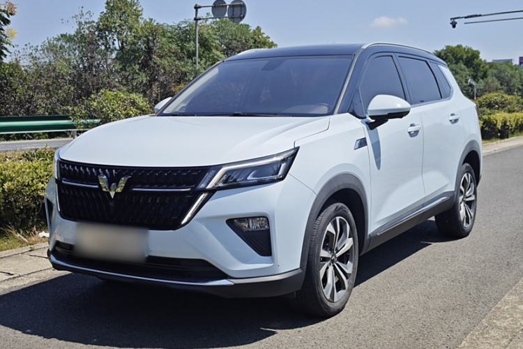 Used Wuling Asta 2022 2.0L DHT Electric-Speed Version
