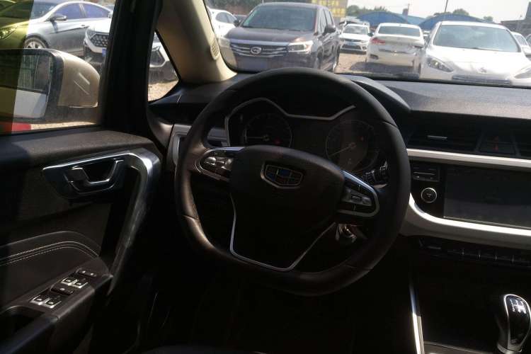 Used Geely Auto Vision X3 2019 Upgraded Model 1.5L Manual Elite Version