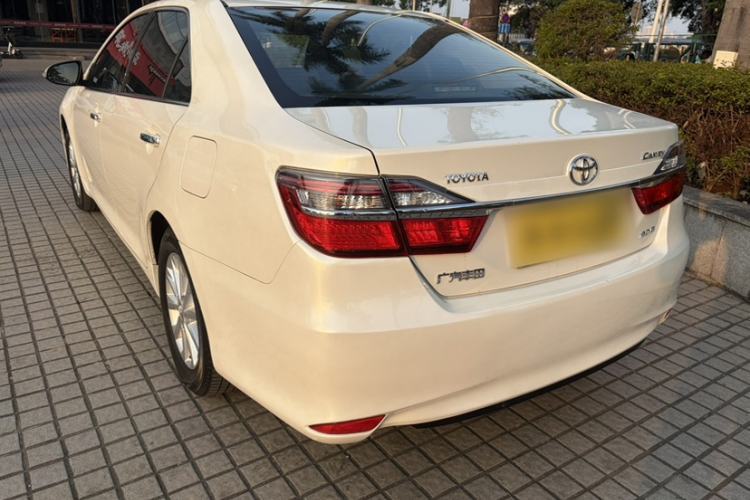 Used Toyota Camry 2016 2.0G 10th Anniversary Leading Edition
