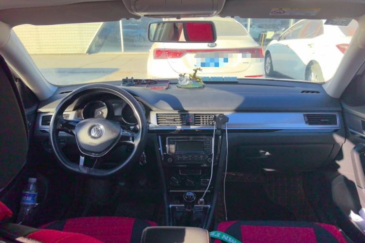 Used Volkswagen Bora 2016 1.6L manual Comfort trim level
